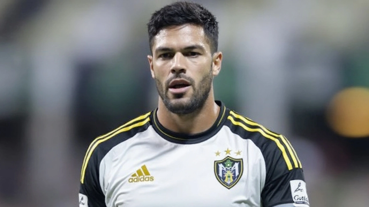 Cuca explica estratégia ao deixar Hulk no banco e detalha reação do atacante contra o Ceará